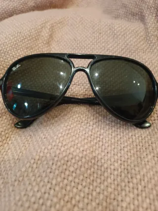 Gafas de sol Ray-Ban negras y grises