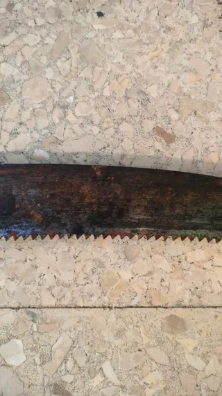 Lote de 2 serruchos antiguos