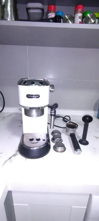 Cafetera Delonghi Blanca
