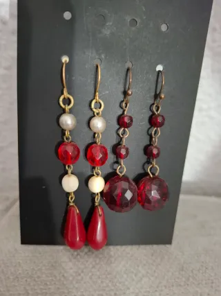 Pendientes largos rojos y blancos