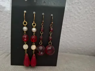 Pendientes largos rojos y blancos