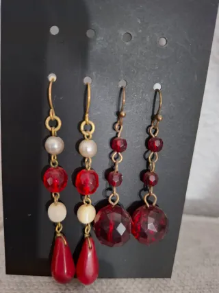 Pendientes largos rojos y blancos