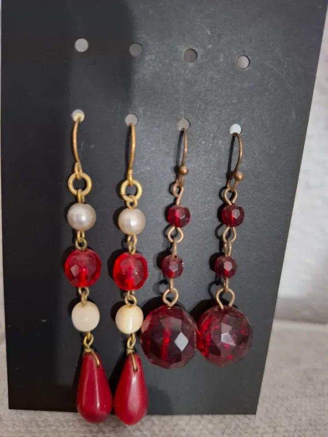 Pendientes largos rojos y blancos