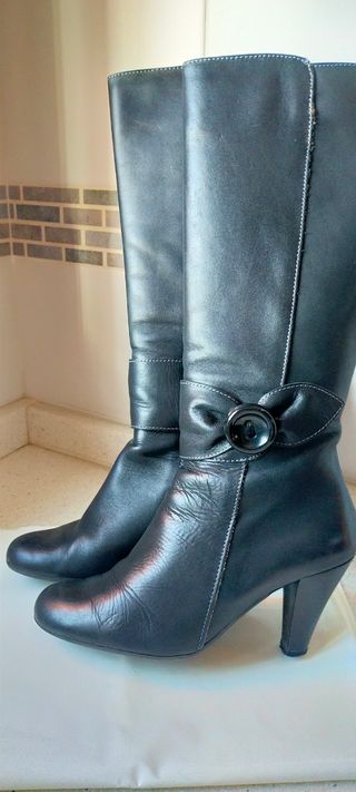 Botas piel altas negras talla 37