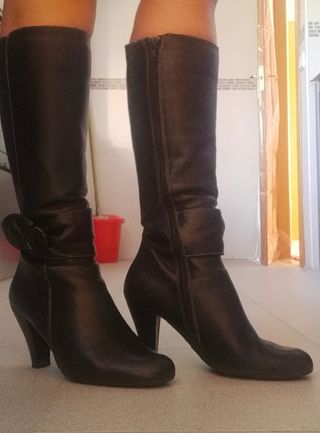 Botas piel altas negras talla 37