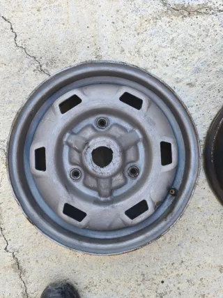 Llantas Renault R4 y R6 de 3 tornillos