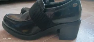 Zapatos Steria Negros con Tira Elástica