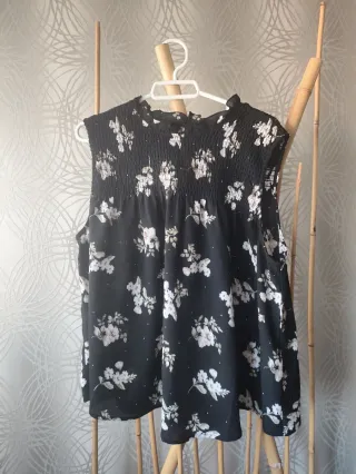 Lote 2 blusas mujer flores pull y otra
