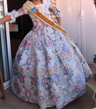 Vestido de fallera con dos corpiños