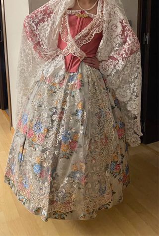 Vestido de fallera con dos corpiños