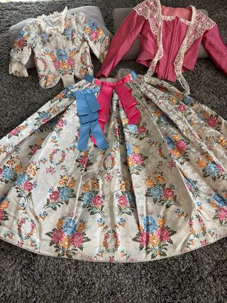 Vestido de fallera con dos corpiños