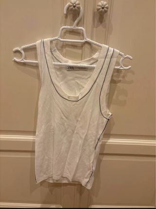 Camiseta sin mangas ZARA blanca