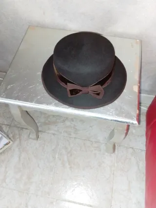 Cappello Carlo Sala nero con fiocco