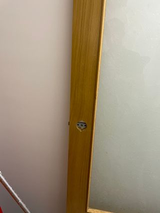 Puerta de madera con cristal en relieve -Guardada!