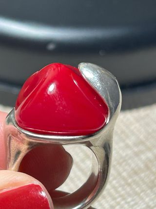 Anillo Resina Rojo y Plata Uno de 50