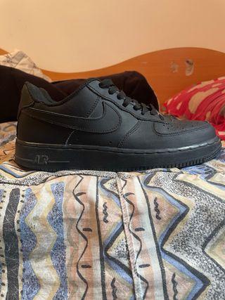 Nike Air Force 1 Negras