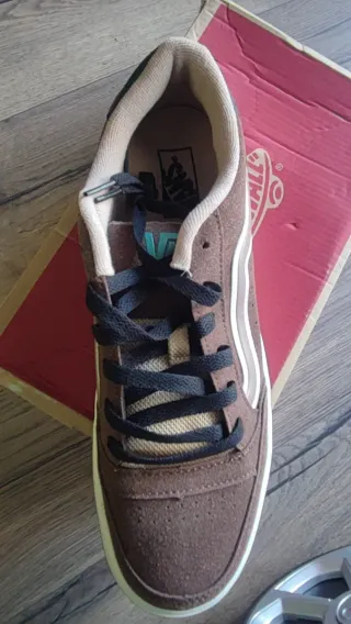 Zapatillas Vans Marrones y Beige