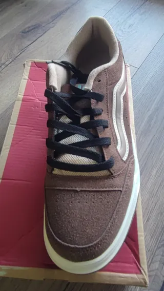 Zapatillas Vans Marrones y Beige