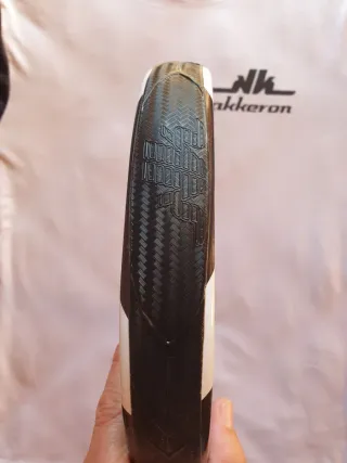 PALA DE PADEL AKKERON COBRA DIABLO CARBON A22.