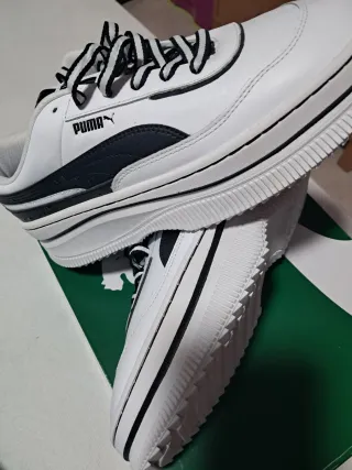 Zapatillas Puma Blancas y Negras