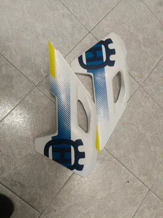 Tapas Laterales Husqvarna 2024-2025