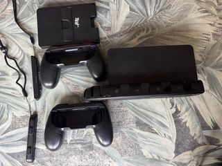 Nintendo Switch OLED blu e rosso