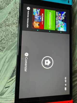 Nintendo Switch OLED blu e rosso