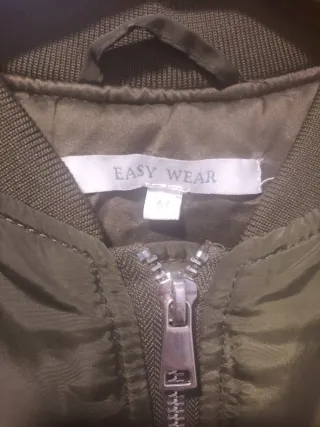 Cazadora bomber verde mujer. Talla M. Easy wear