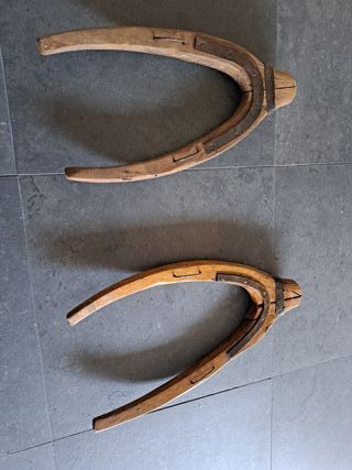 Yugo antiguo de madera