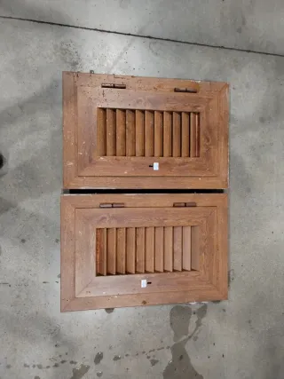 Lote 2ud. Persianas de aluminio imitación madera