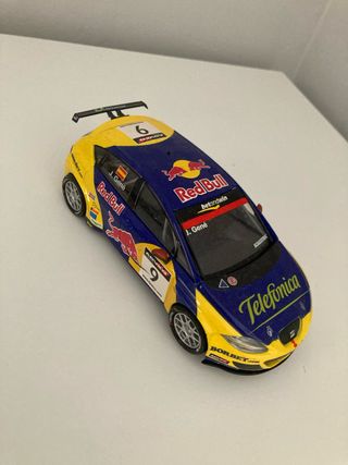 Scalextric Coche Red Bull J. Gené 6
