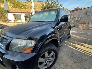 Mitsubishi Montero 2005