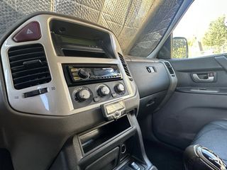 Mitsubishi Montero 2005