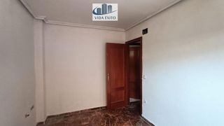 Piso en venta en Linares