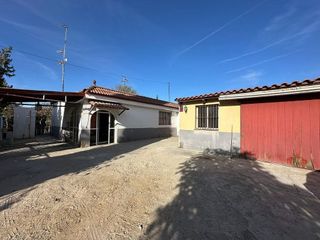 Casa adosada en venta en Utrera