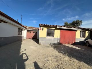 Casa adosada en venta en Utrera