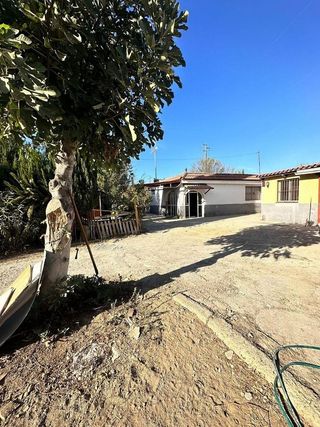 Casa adosada en venta en Utrera