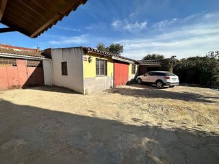 Casa adosada en venta en Utrera