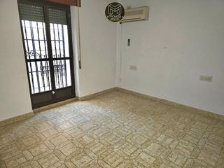 Casa adosada en venta en Peñamefecit - Avda Barcelona en Jaén