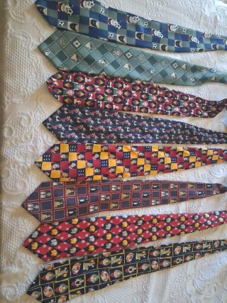 Lote de corbatas estampadas