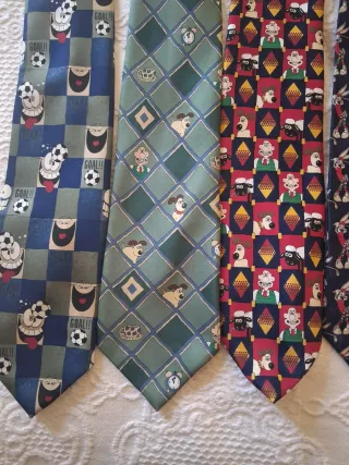 Lote de corbatas estampadas