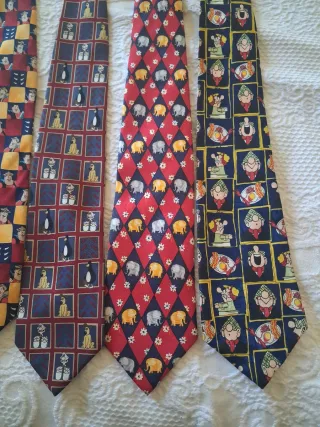 Lote de corbatas estampadas
