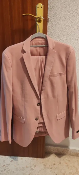 Traje ASOS rosa graduación