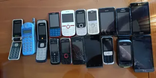 Lote de móviles antiguos
