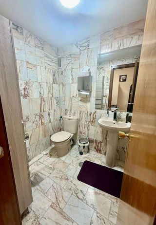 Oficina en venta en Los Jardines de Marbella - La Ermita en Marbella