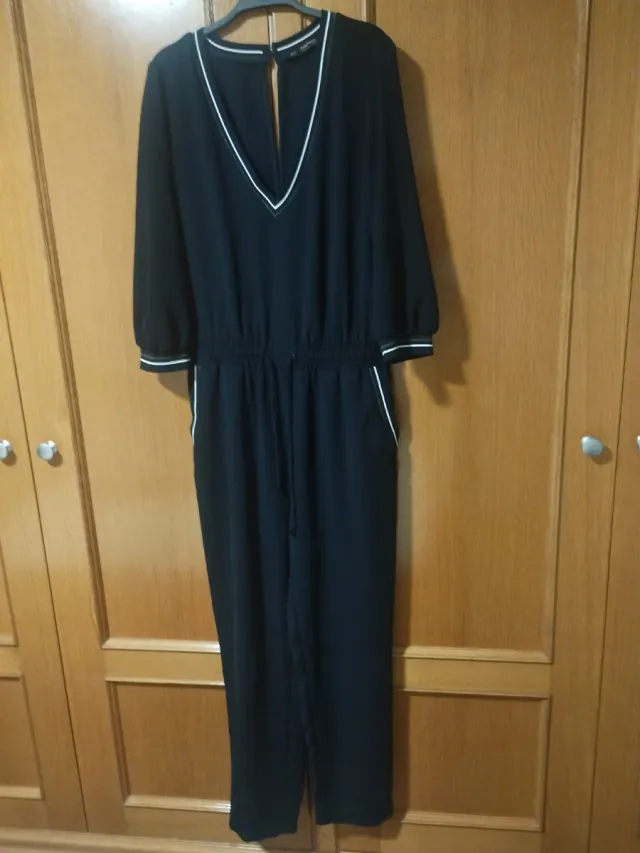 Mono negro manga larga talla S.