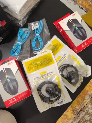 2Ratón RGB + 2Auriculares +2 Cable USB-C