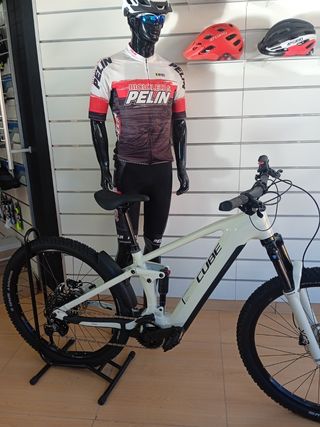 CUBE STEREO HYBRID ONE 22