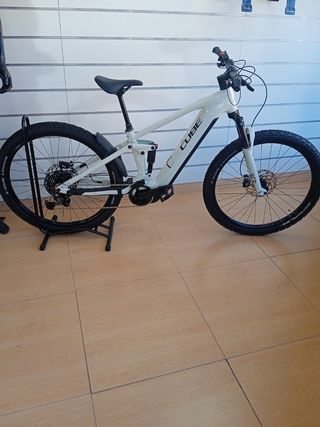 CUBE STEREO HYBRID ONE 22