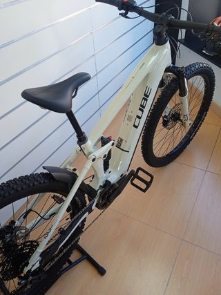 CUBE STEREO HYBRID ONE 22